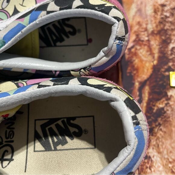 Vans Old Skool Disney Mickey Mouse Size 6.5 men's Size 8 women's Preowned - Picture 6 of 7
